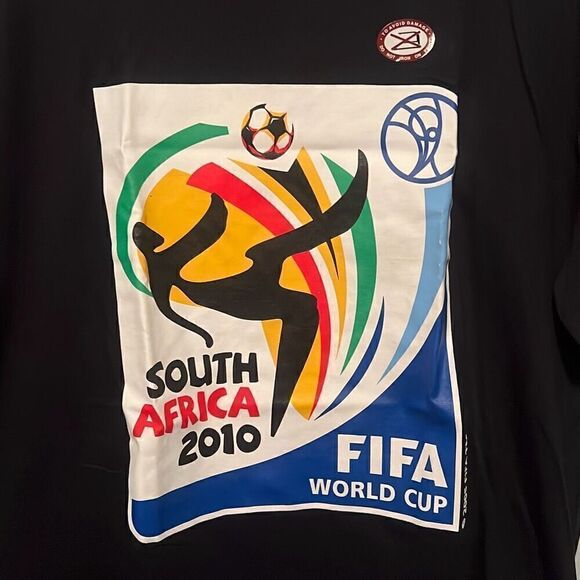 Fifa Men's Black South Africa 2010 World Cup Short Sleeve T-Shirt Size XL NWT - Picture 2 of 5